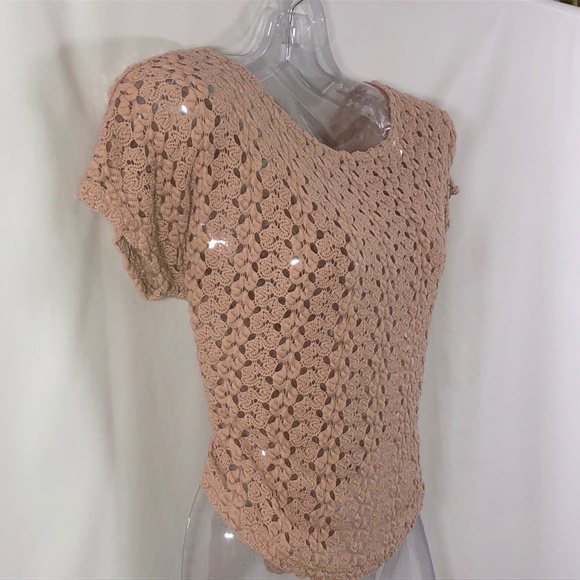 SANS SOUCI Going to Goodwill soon…crocheted top shirt tail hem - Picture 3 of 6